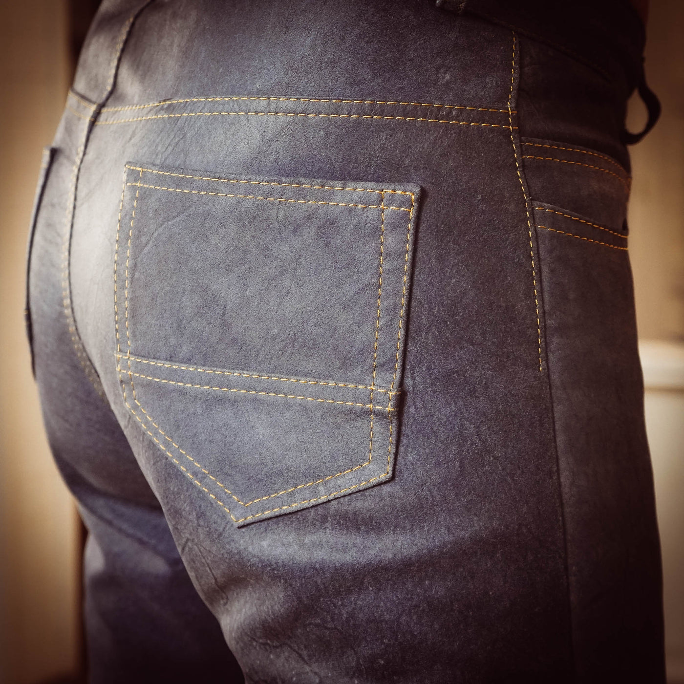 Maßgeschneiderte Lederhose "Jeans look" blau