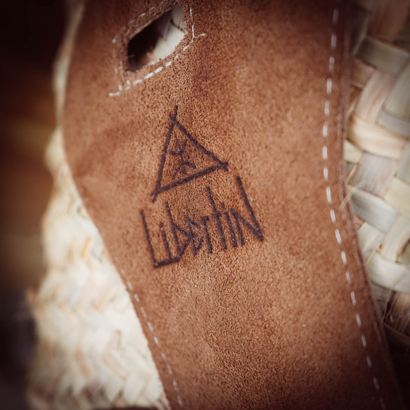 Handgefertigte Korb-Tasche Stroh und Wildleder